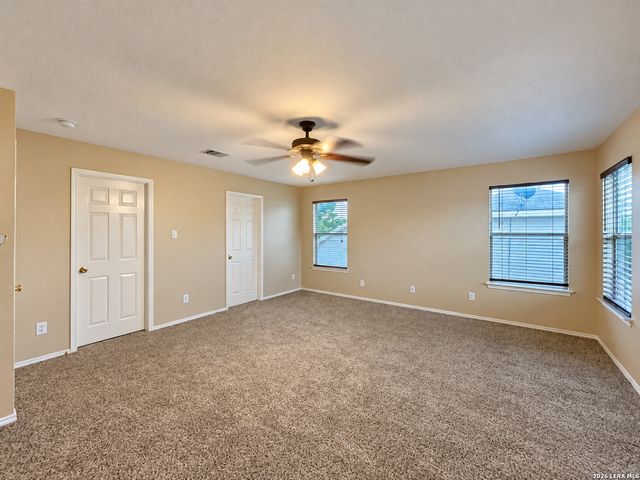 10111 Sparrow Way, Universal City, TX 78148