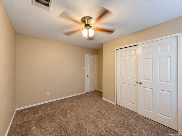 10111 Sparrow Way, Universal City, TX 78148