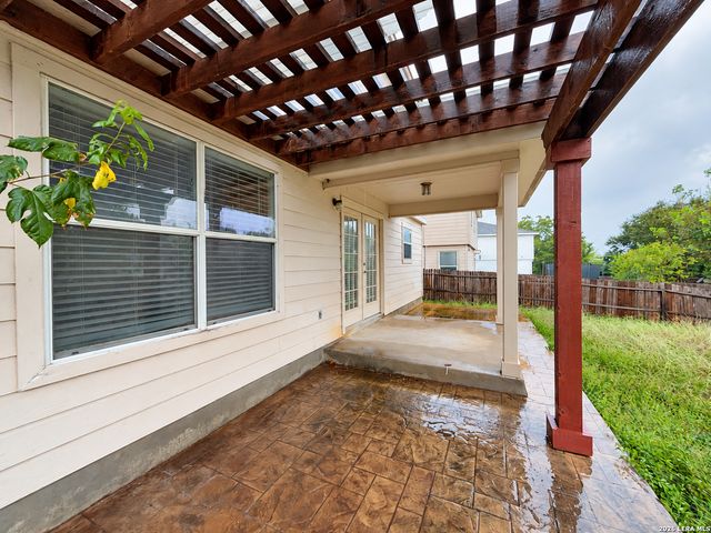 10111 Sparrow Way, Universal City, TX 78148