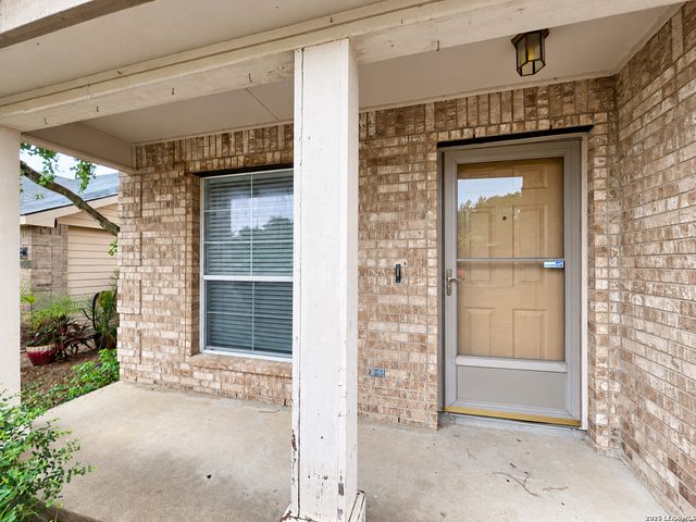 10111 Sparrow Way, Universal City, TX 78148