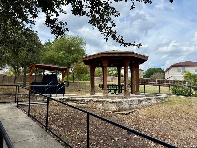 10111 Sparrow Way, Universal City, TX 78148