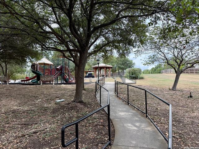 10111 Sparrow Way, Universal City, TX 78148