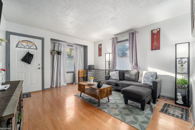 22076 Tuscany Avenue, Eastpointe, MI 48021