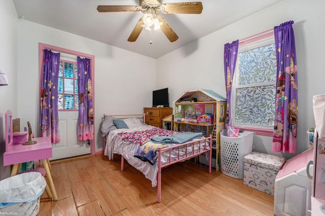 22076 Tuscany Avenue, Eastpointe, MI 48021