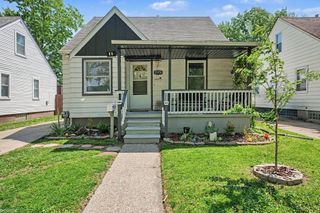 22076 Tuscany Avenue, Eastpointe, MI 48021