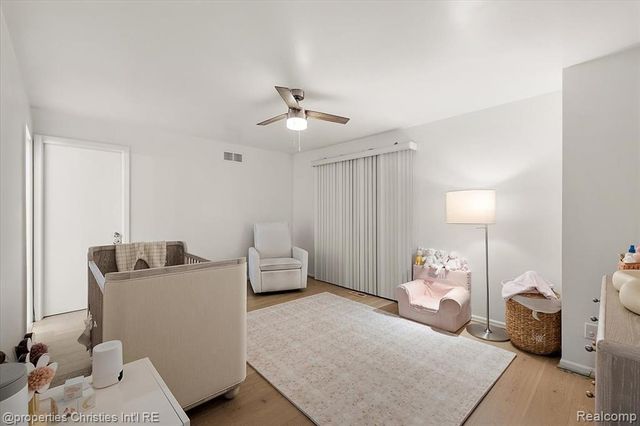 1830 Lone Pine Road, Bloomfield Hills, MI 48302