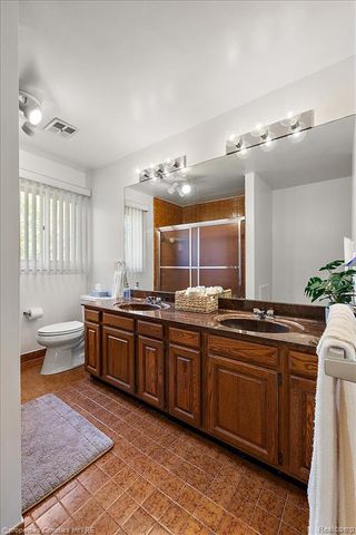 1830 Lone Pine Road, Bloomfield Hills, MI 48302