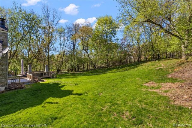 1830 Lone Pine Road, Bloomfield Hills, MI 48302