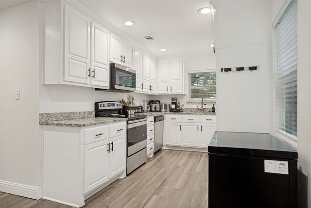 535 Northside Avenue, Lewisville, TX 75057