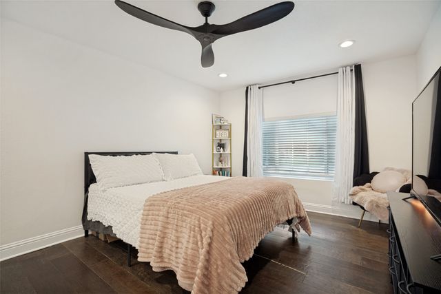 535 Northside Avenue, Lewisville, TX 75057