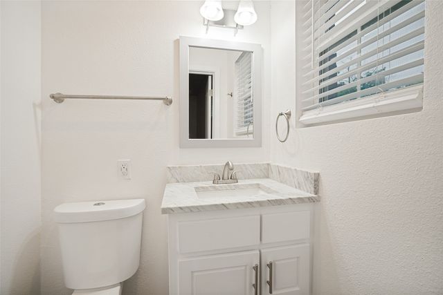 535 Northside Avenue, Lewisville, TX 75057
