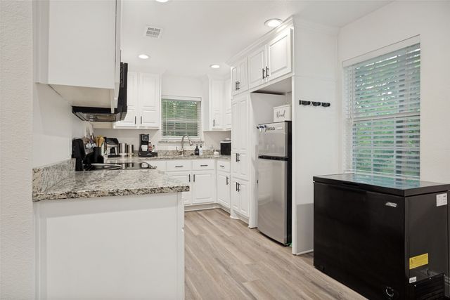 535 Northside Avenue, Lewisville, TX 75057
