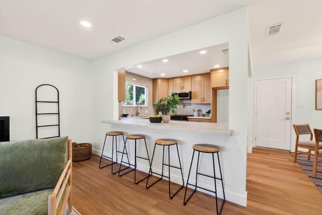 2513 Butano Dr, Sacramento, CA 95821