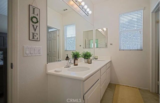 31961 Honeysuckle Circle, Winchester, CA 92596