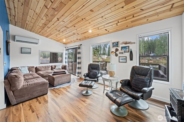 5530 E Mason Lake Drive W, Grapeview, WA 98546