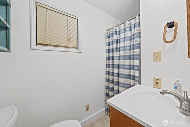 5530 E Mason Lake Drive W, Grapeview, WA 98546