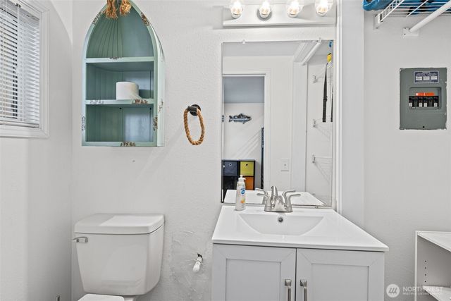 5530 E Mason Lake Drive W, Grapeview, WA 98546