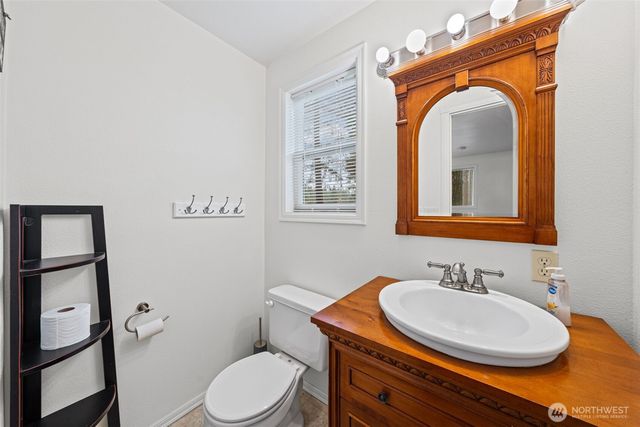 5530 E Mason Lake Drive W, Grapeview, WA 98546