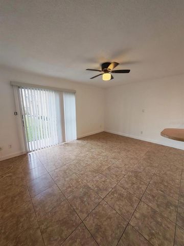 5820 N CHURCH AVENUE 112, Tampa, FL 33614