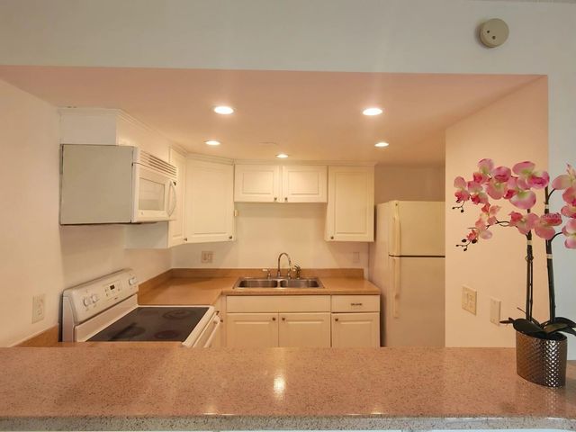 5820 N CHURCH AVENUE 112, Tampa, FL 33614