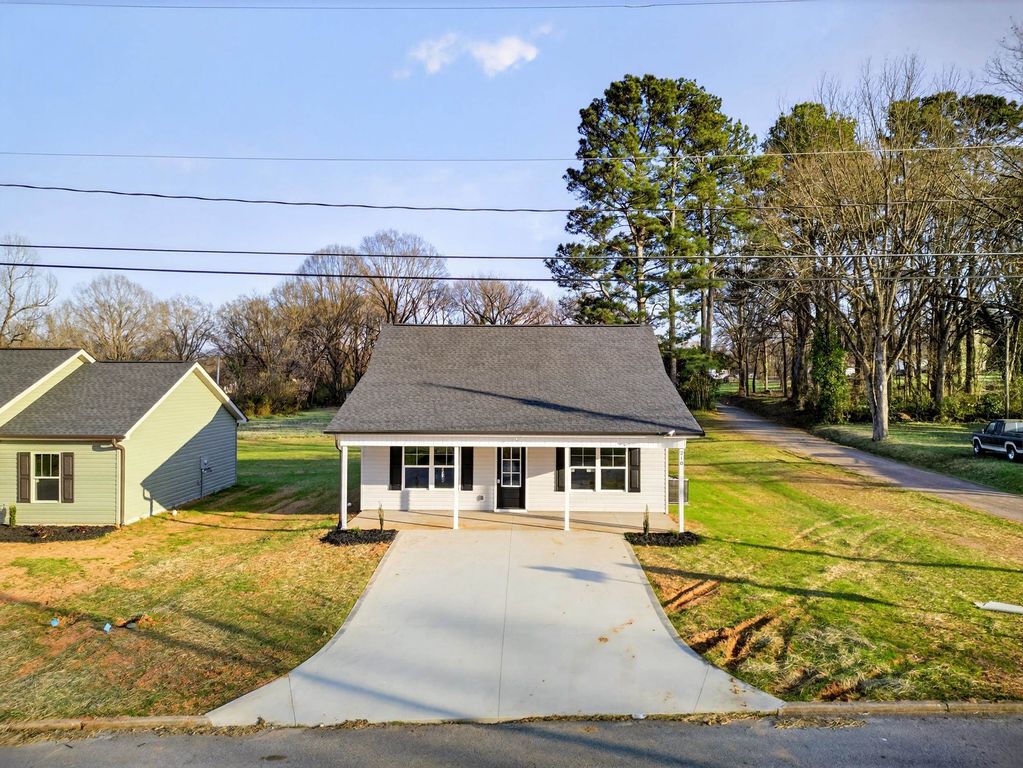 210 Gaffney Avenue, Gaffney, SC 29341