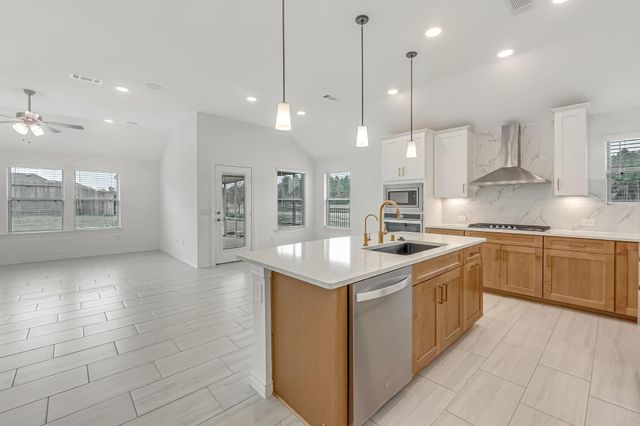 15702 Rosemary Hill Lane, Conroe, TX 77302