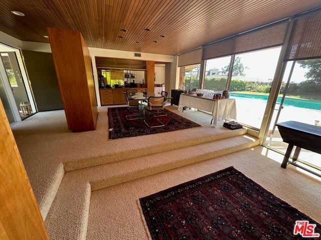 590 N Tigertail Road, Los Angeles, CA 90049