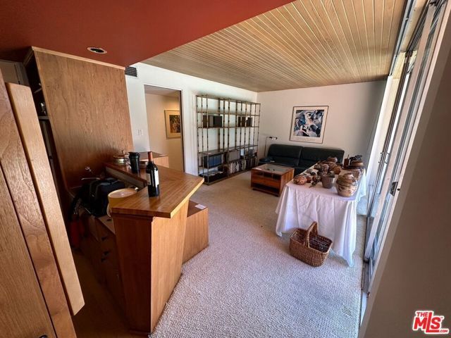 590 N Tigertail Road, Los Angeles, CA 90049