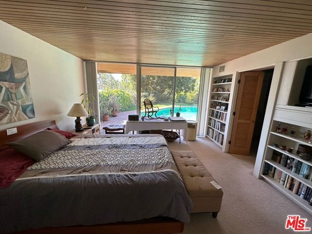 590 N Tigertail Road, Los Angeles, CA 90049