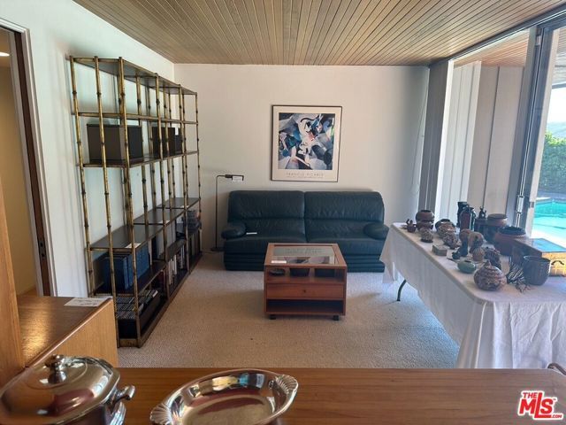 590 N Tigertail Road, Los Angeles, CA 90049