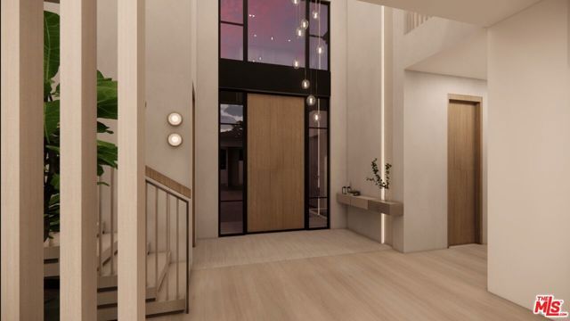 590 N Tigertail Road, Los Angeles, CA 90049