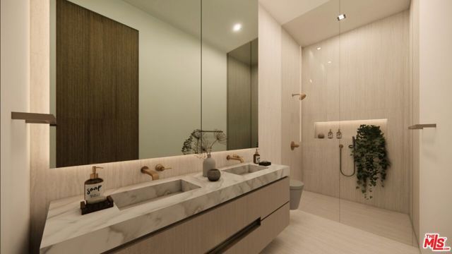 590 N Tigertail Road, Los Angeles, CA 90049