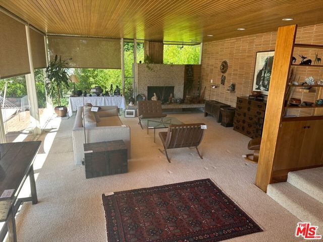 590 N Tigertail Road, Los Angeles, CA 90049