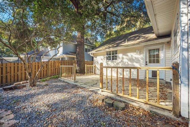 2808 Hickory Lane, Ocean Springs, MS 39564