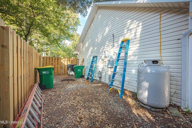 2808 Hickory Lane, Ocean Springs, MS 39564