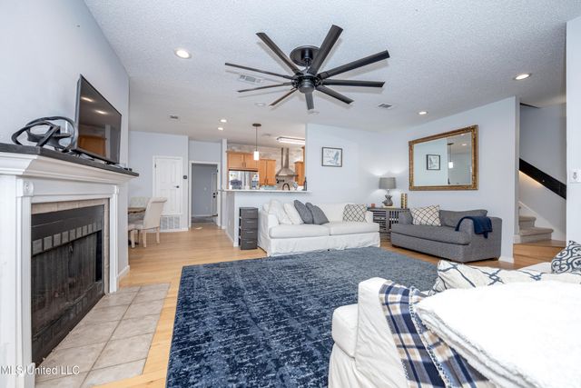 2808 Hickory Lane, Ocean Springs, MS 39564