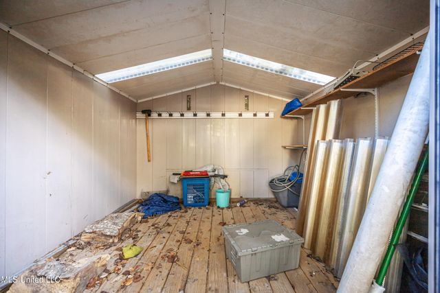 2808 Hickory Lane, Ocean Springs, MS 39564