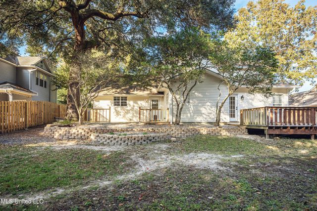 2808 Hickory Lane, Ocean Springs, MS 39564