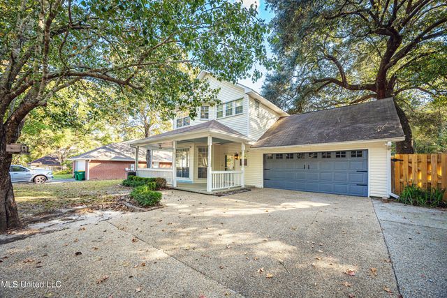 2808 Hickory Lane, Ocean Springs, MS 39564