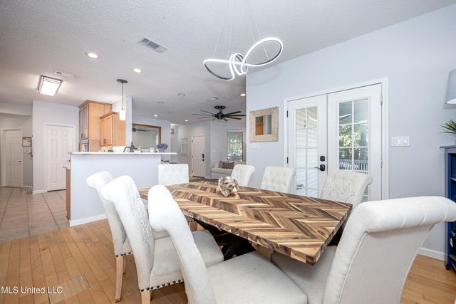2808 Hickory Lane, Ocean Springs, MS 39564