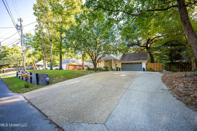 2808 Hickory Lane, Ocean Springs, MS 39564