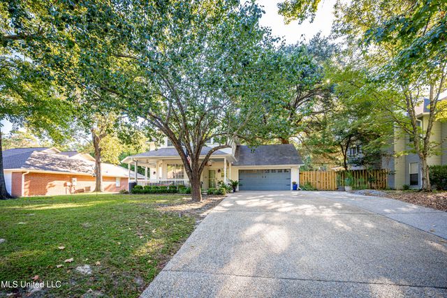 2808 Hickory Lane, Ocean Springs, MS 39564