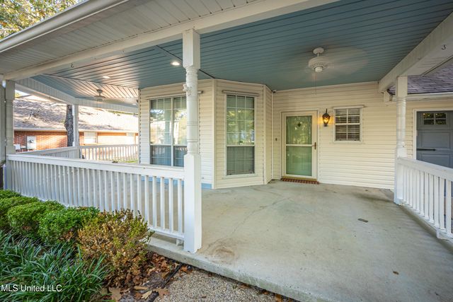 2808 Hickory Lane, Ocean Springs, MS 39564