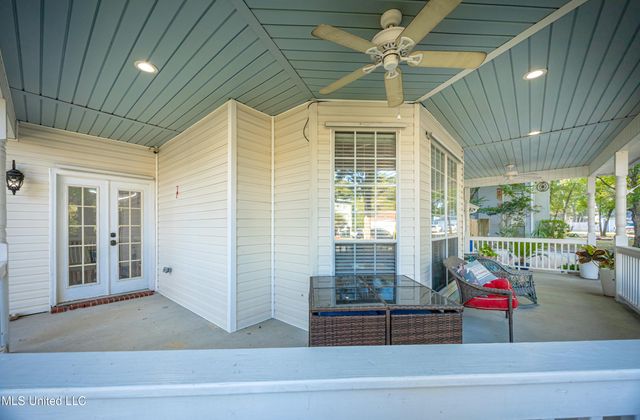 2808 Hickory Lane, Ocean Springs, MS 39564