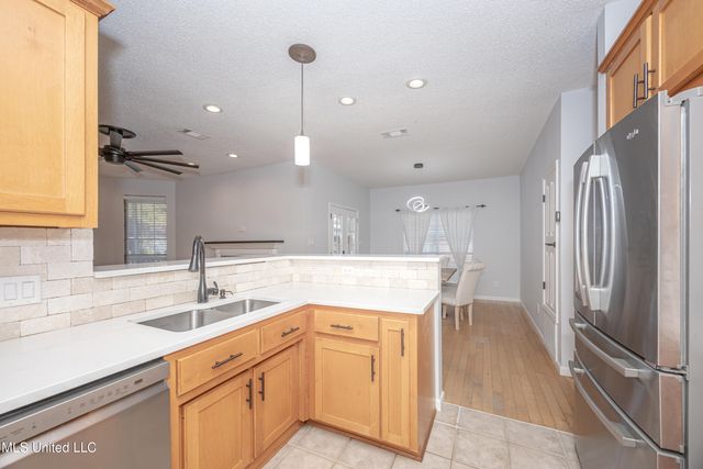 2808 Hickory Lane, Ocean Springs, MS 39564