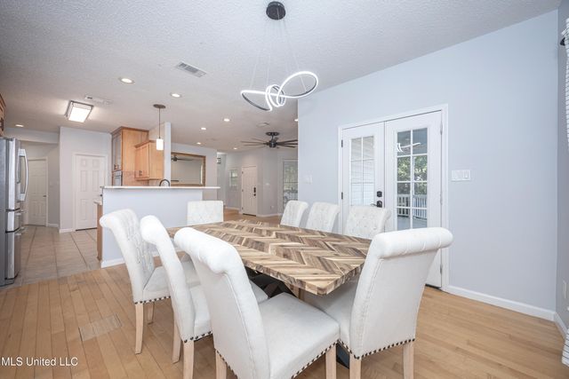 2808 Hickory Lane, Ocean Springs, MS 39564