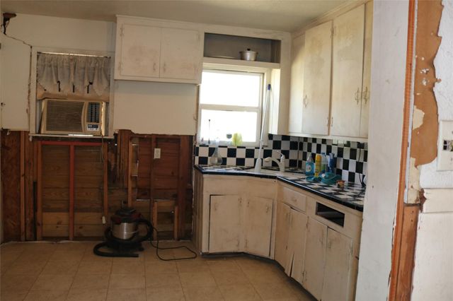 8437 Carolwood Drive, Houston, TX 77028