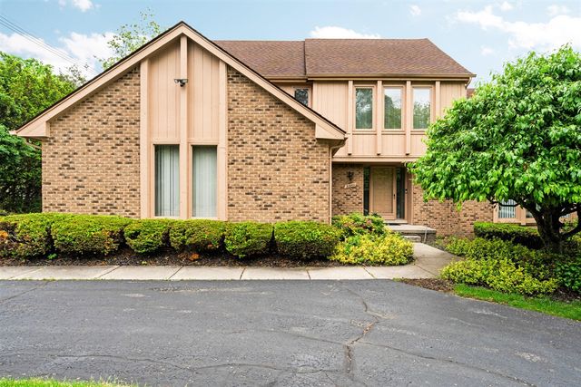 33801 York Ridge Street, Farmington Hills, MI 48331