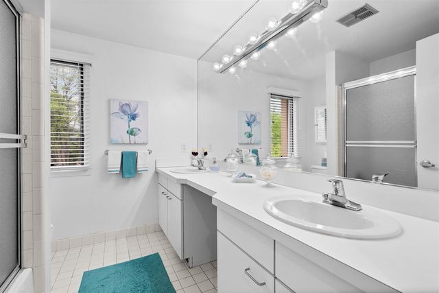 33801 York Ridge Street, Farmington Hills, MI 48331