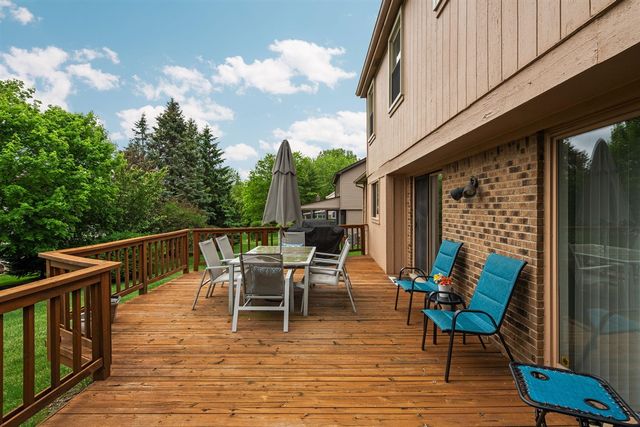 33801 York Ridge Street, Farmington Hills, MI 48331